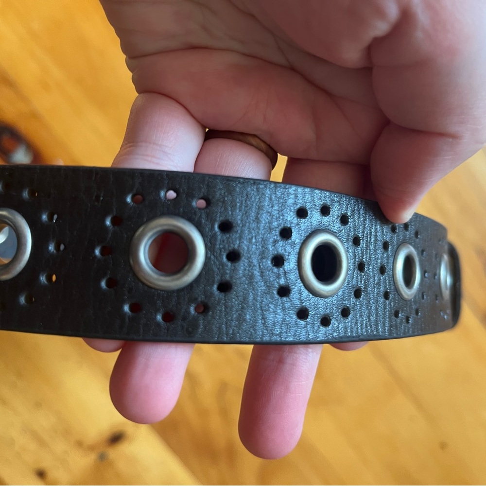 NWT Women’s Medium Carhartt Leather Belt